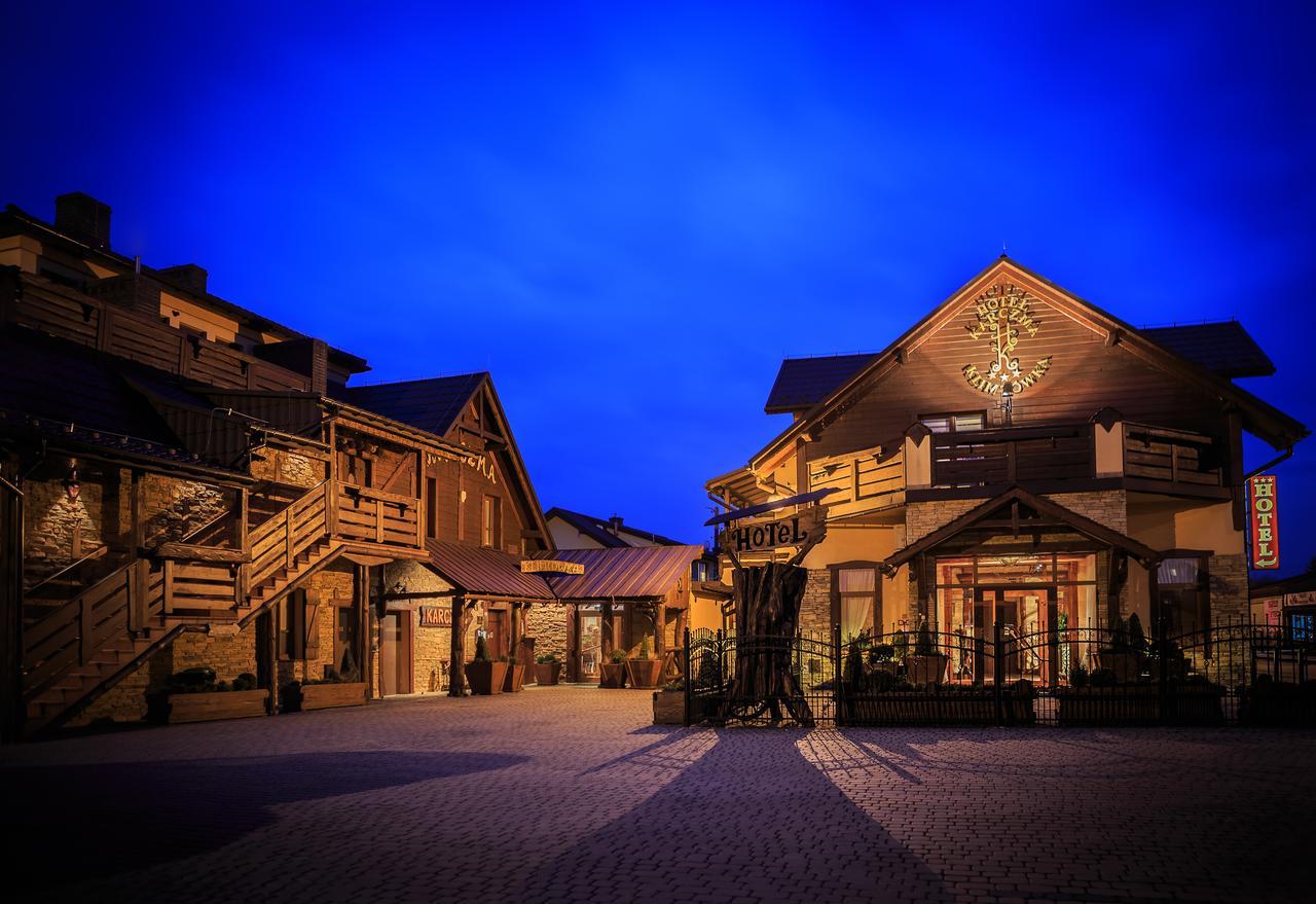 Hotel - Karczma Klimtowka Wolbrom Buitenkant foto